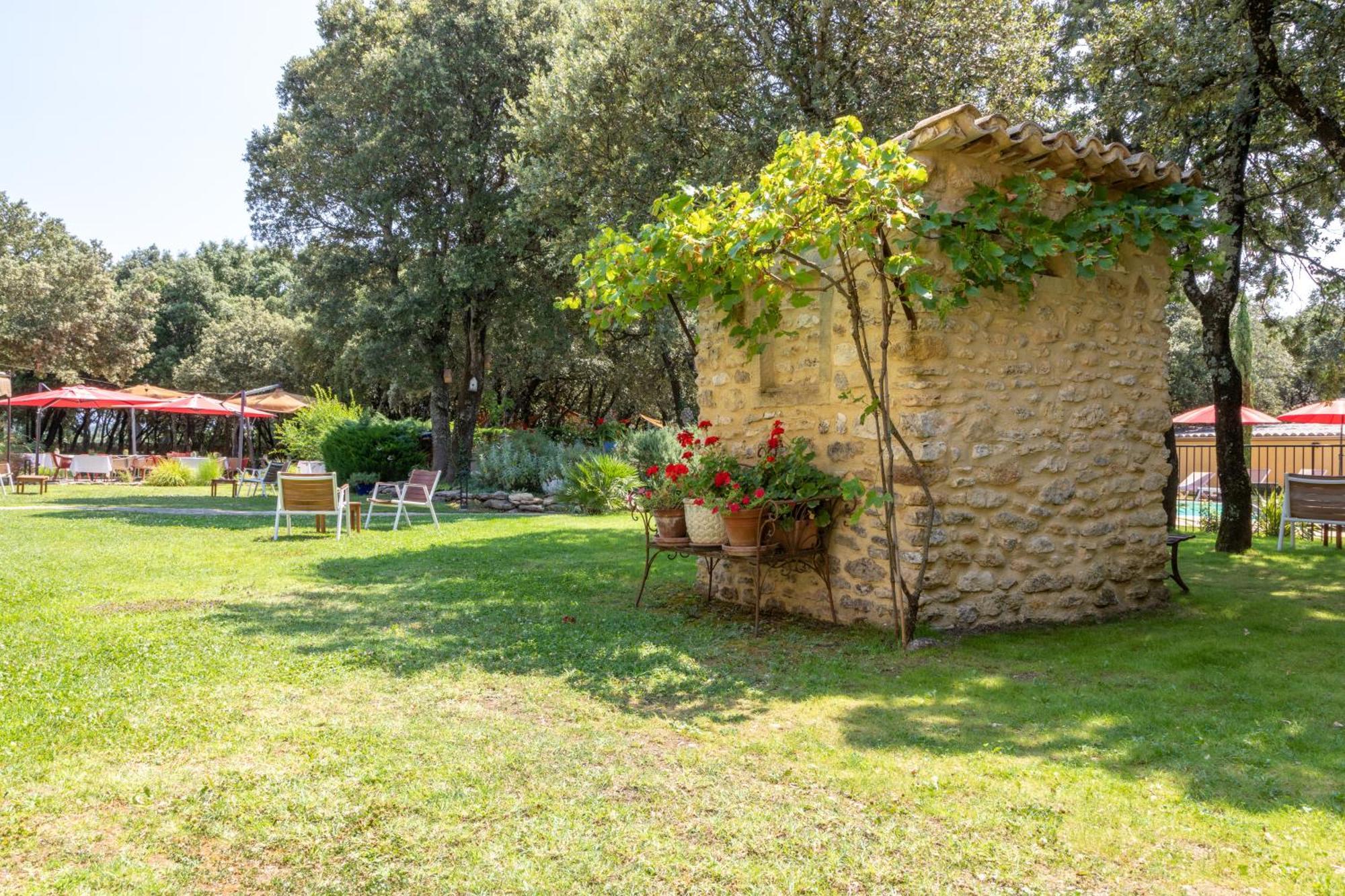 Logis La Bastide De Grignan Hotel & Restaurant "La Chenaie" Екстериор снимка